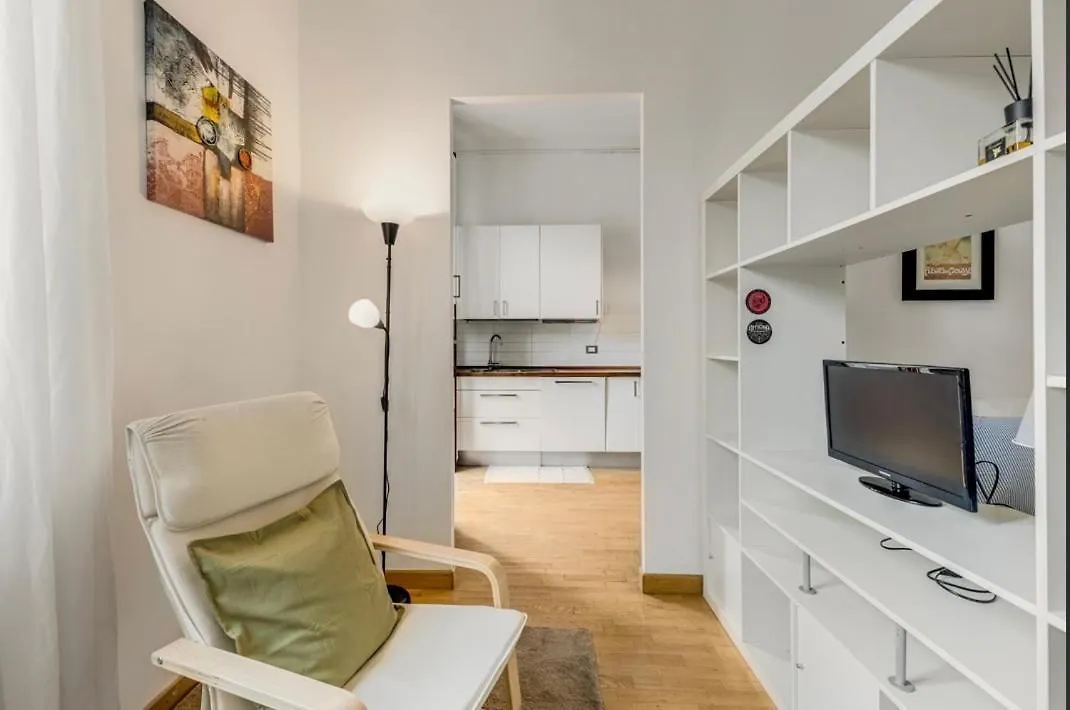 Ampio Monolocale Via Matteo Maria Boiardo 18 Milano Apartment 0*, Milan Italy