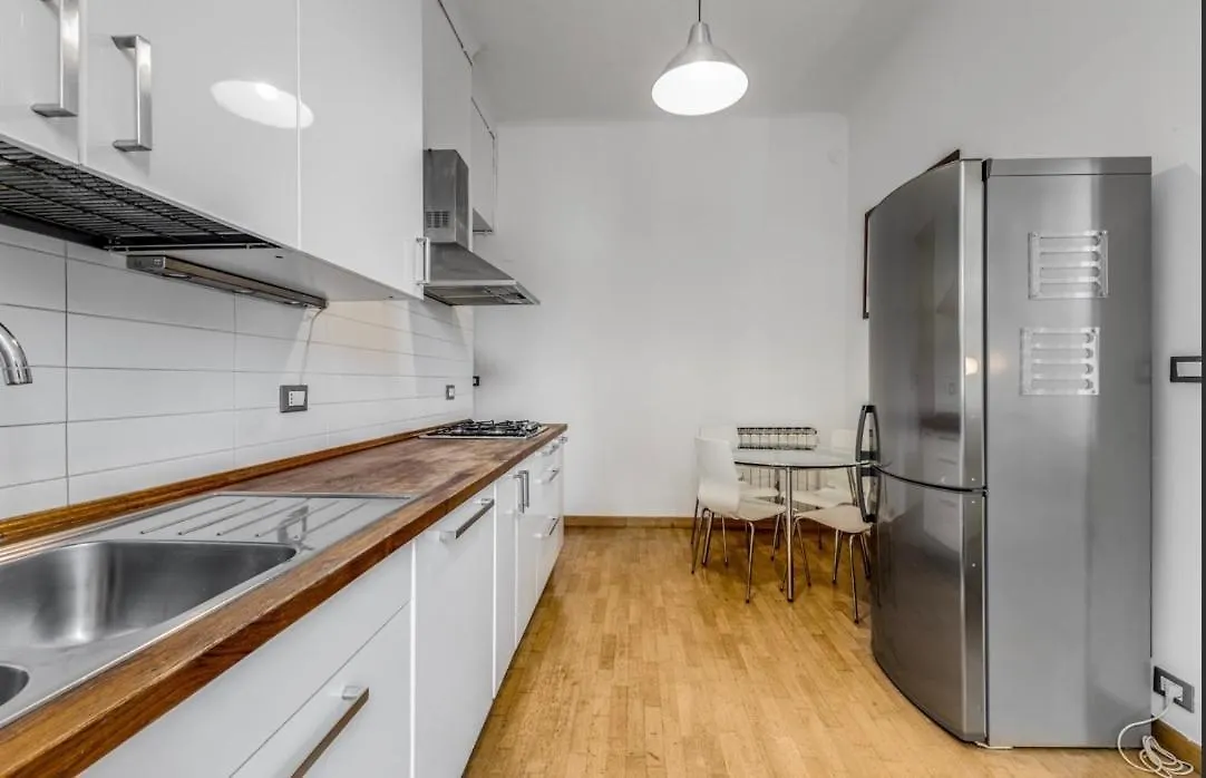 Ampio Monolocale Via Matteo Maria Boiardo 18 Milano Appartement 0*, Milaan